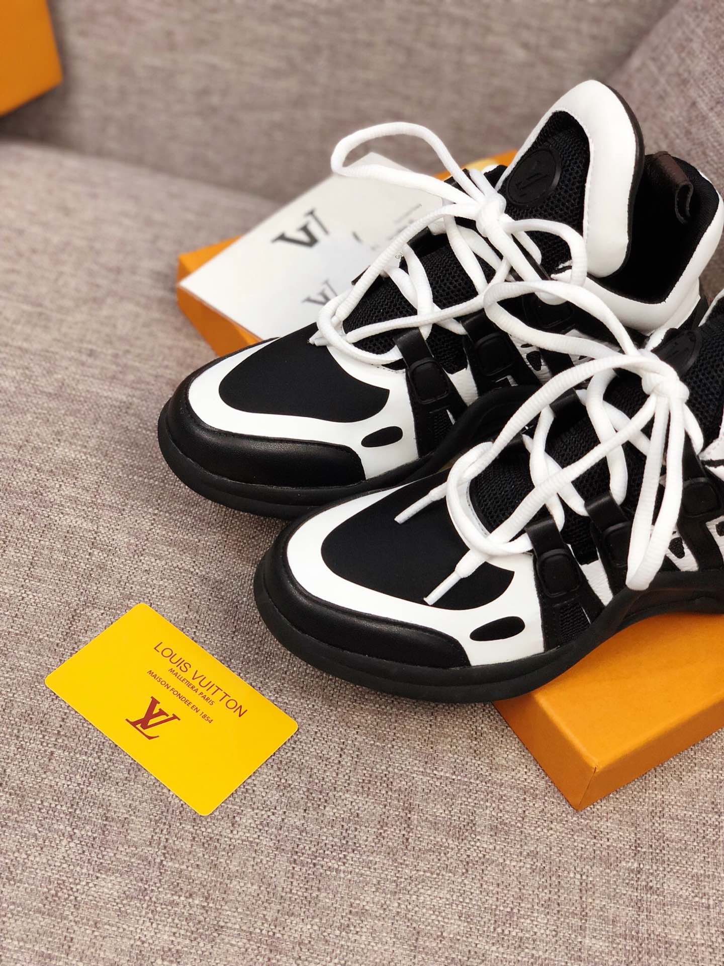 The Bags Vibe - Louis Vuitton Archlight Black White Sneaker