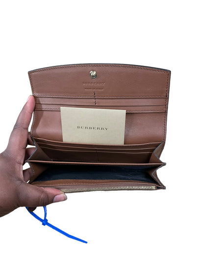 Wallet Luxury Designer By Burberry  Size: Medium