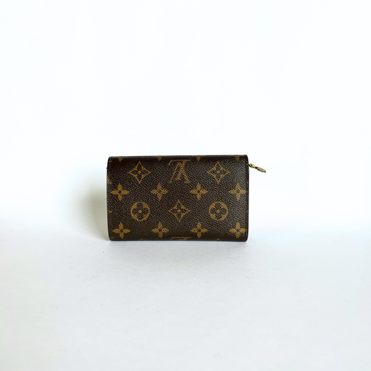 Louis Vuitton Medium Wallet in Monogram Canvas