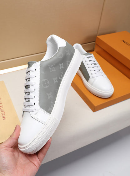 The Bags Vibe - Louis Vuitton White and Black Sneaker