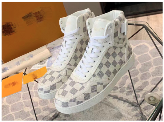 The Bags Vibe - Louis Vuitton White Sneaker (NEW)