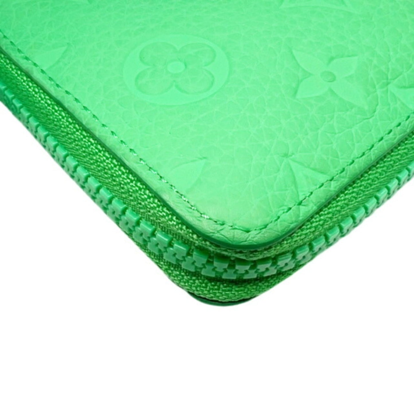 LOUIS VUITTON Zippy Vertical Monogram Taurillon Leather Round Long Wallet Zip Veil Cloak Green M81549 Men Women