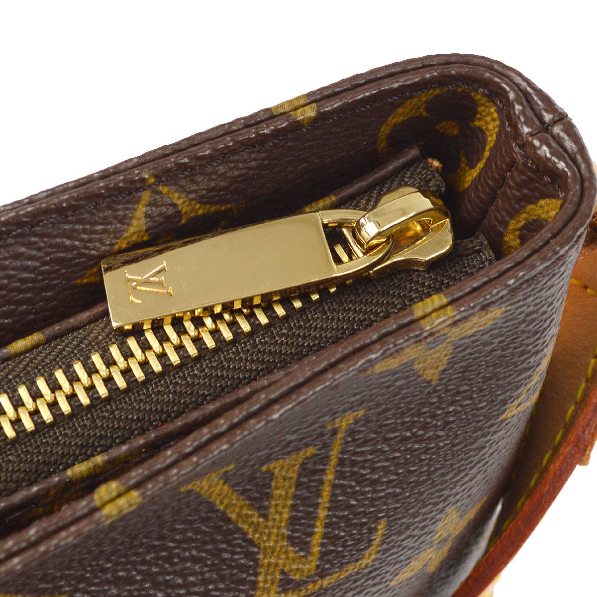 LOUIS VUITTON TROTTEUR SHOULDER BAG MONOGRAM M51240