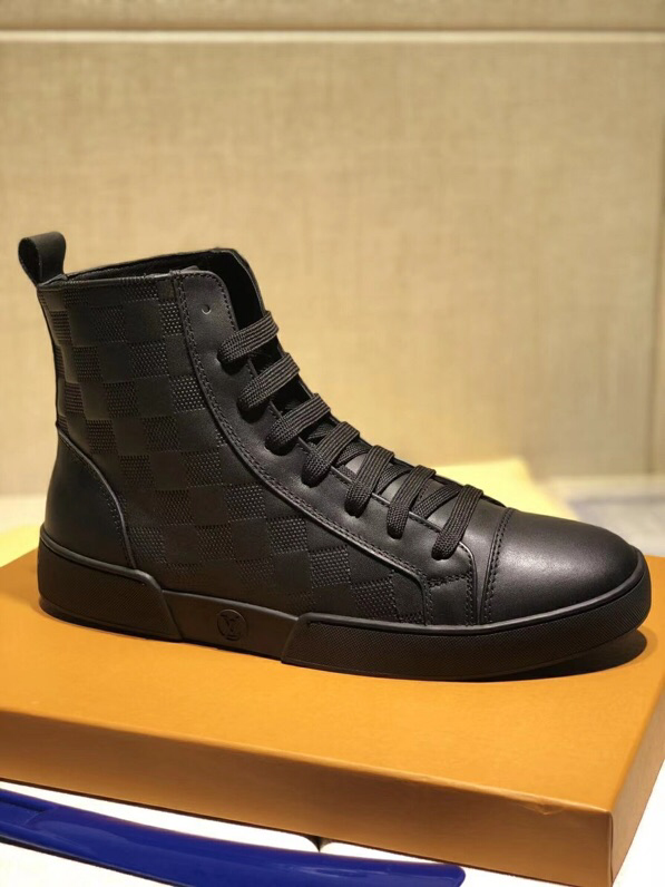 The Bags Vibe - New Arrival Louis Vuitton Sneaker 068