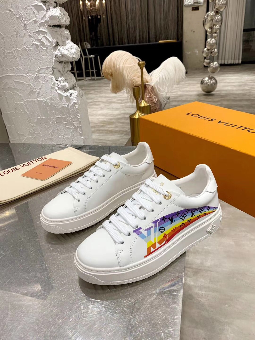 The Bags Vibe - Louis Vuitton Casual Low White Sneaker