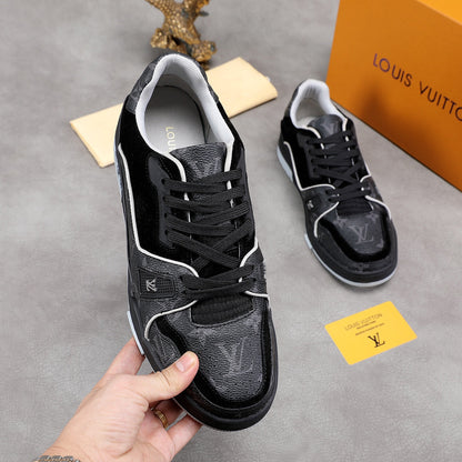 The Bags Vibe - Louis Vuitton Traners Vert Black Sneaker