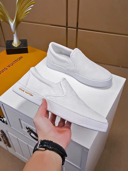 The Bags Vibe - New Arrival Louis Vuitton Sneaker 057