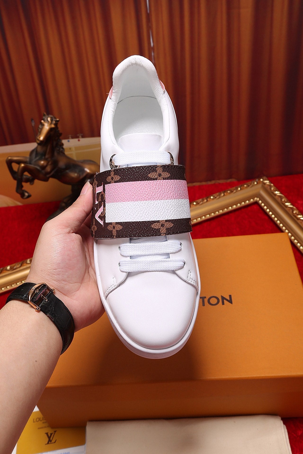 The Bags Vibe - Louis Vuitton Font Row Pink Sneaker