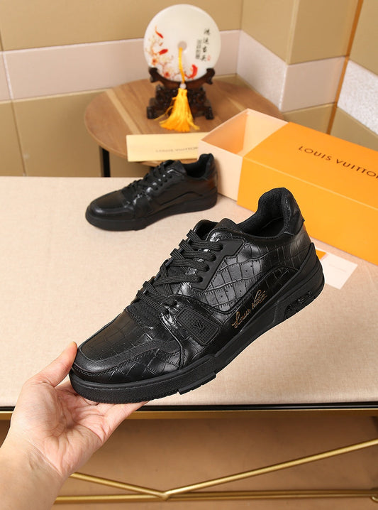 The Bags Vibe - Louis Vuitton Traners Vert Black Sneaker