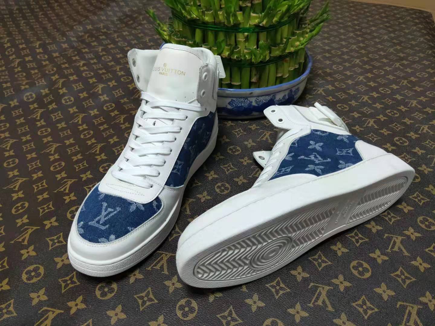 The Bags Vibe - Louis Vuitton Rivoli White Blue Sneaker