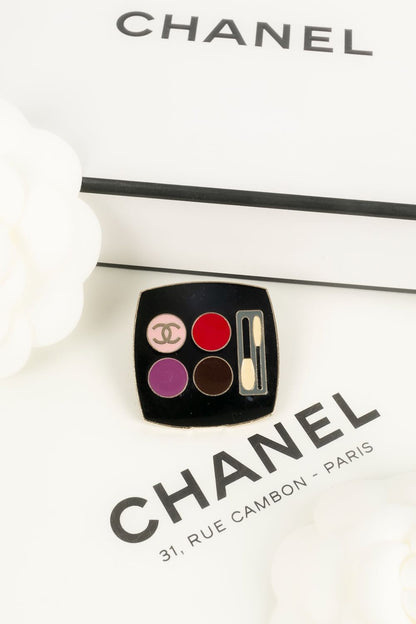 Pins Make Up Chanel 2004