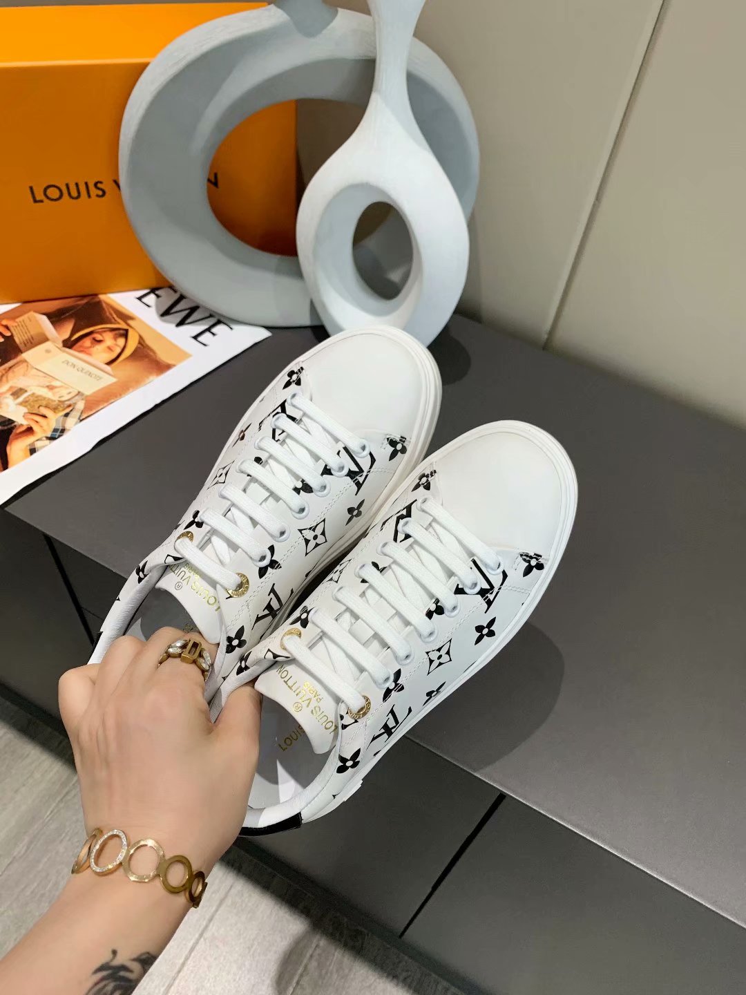 The Bags Vibe - Louis Vuitton Time Out Black Sneaker