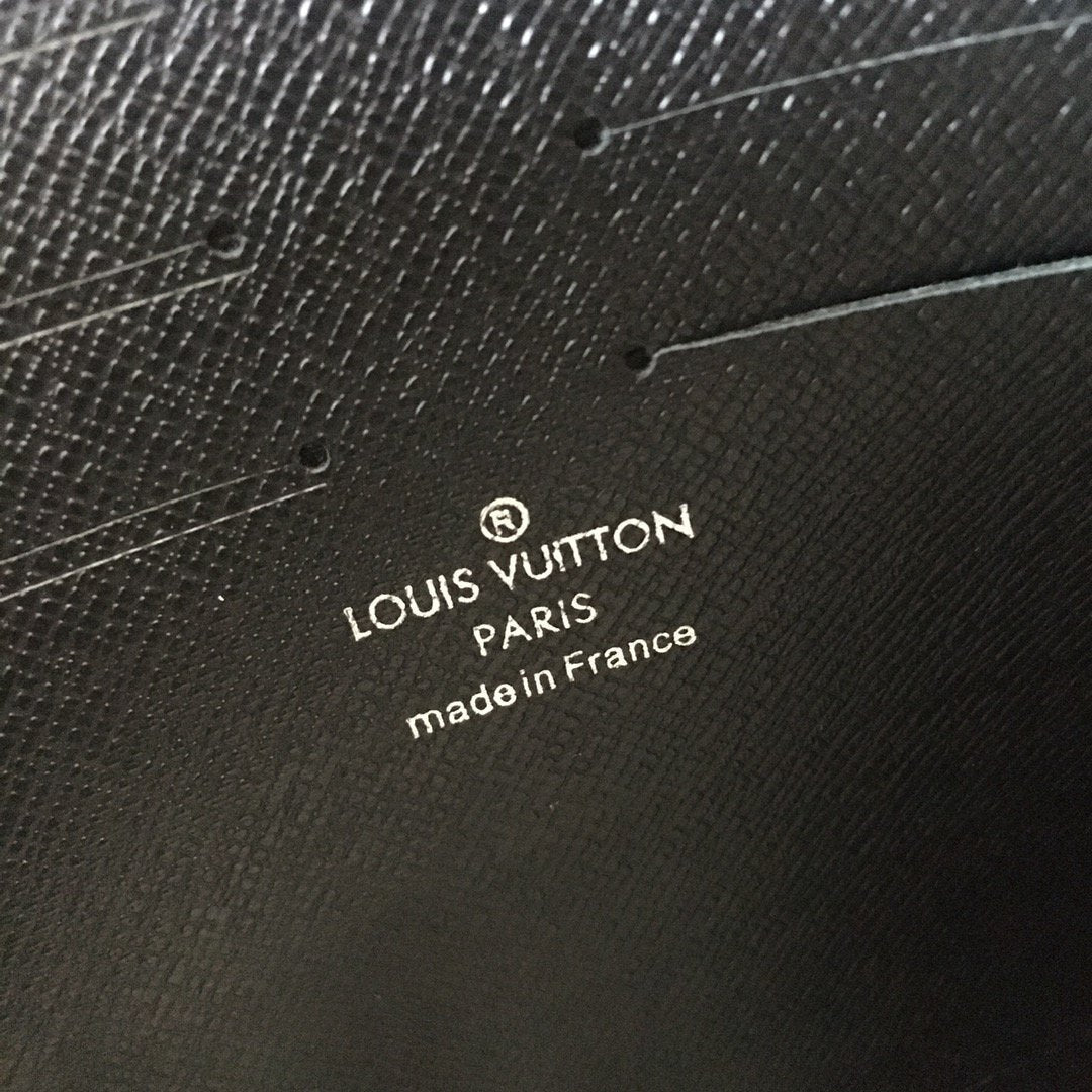 LOUIS VUITTON TOILETRY POUCH