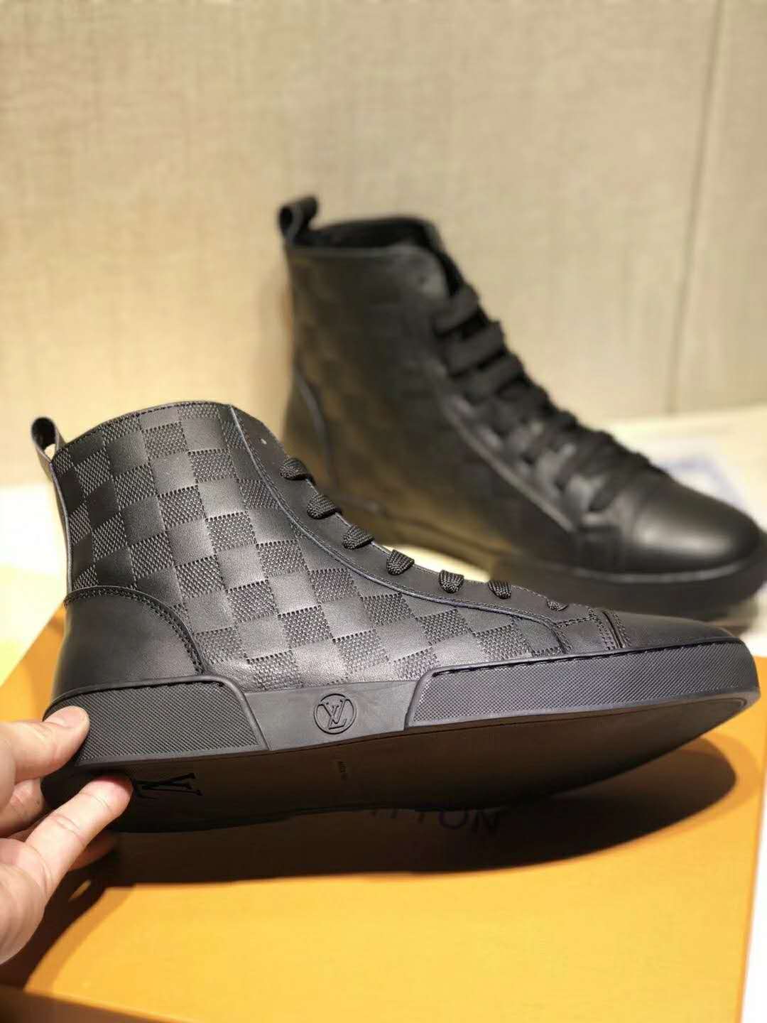 The Bags Vibe - New Arrival Louis Vuitton Sneaker 073