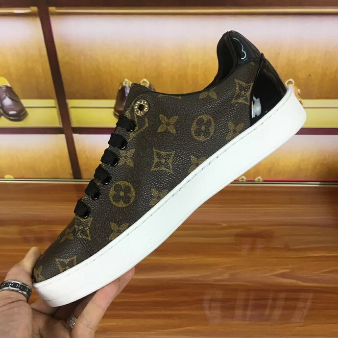 The Bags Vibe - New Arrival Louis Vuitton Sneaker 048