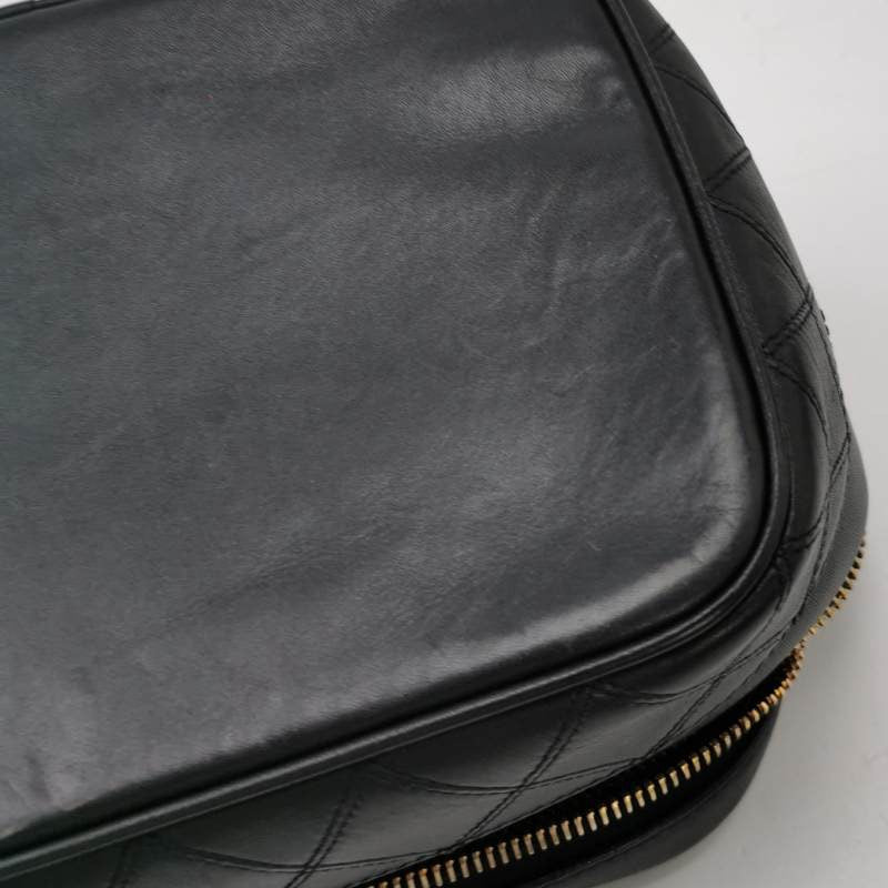 Chanel Vanity Case 1991-1994 Calfksin Leather Black Zip Opening Makeup Bag