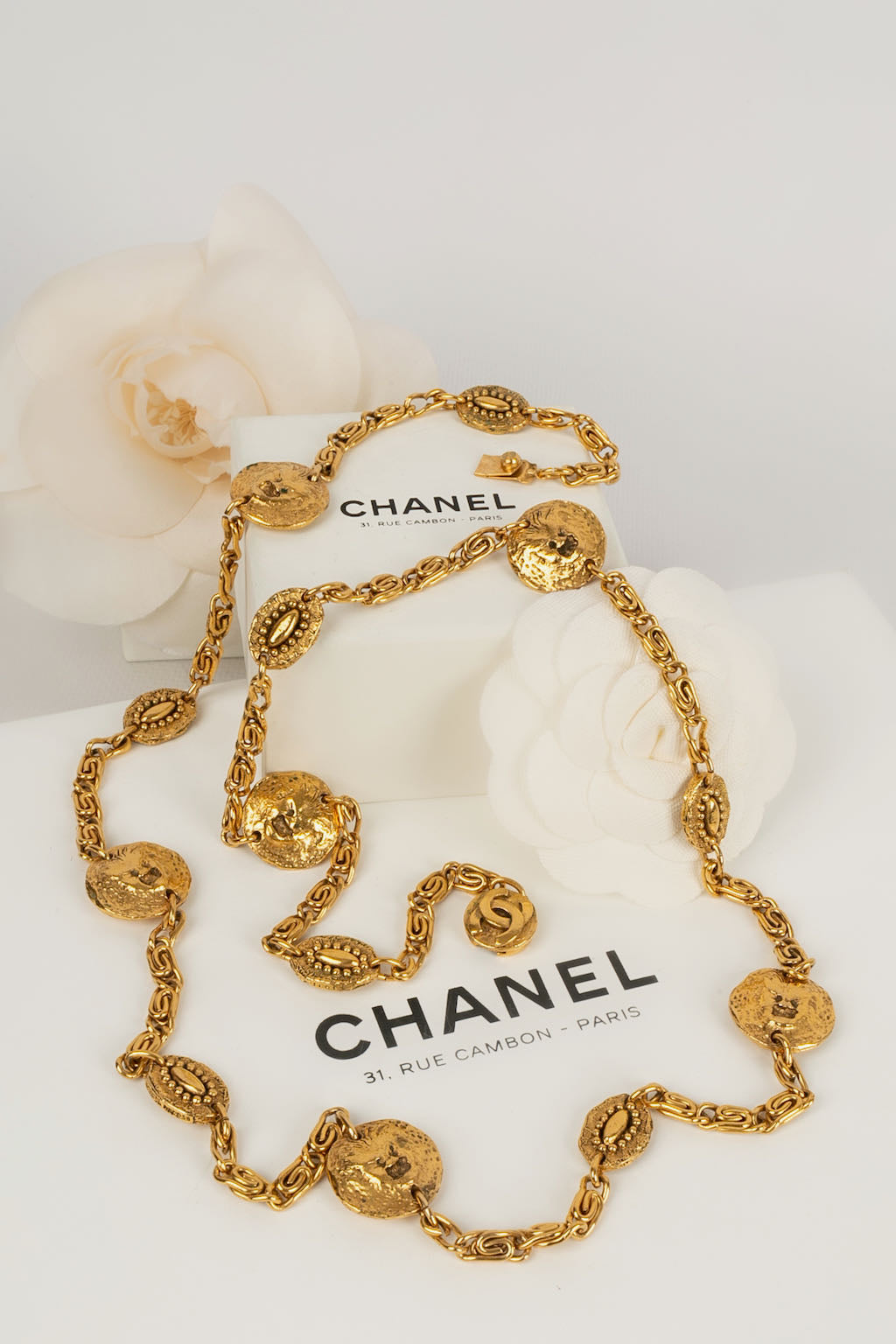 Sautoir/Collier doré Chanel