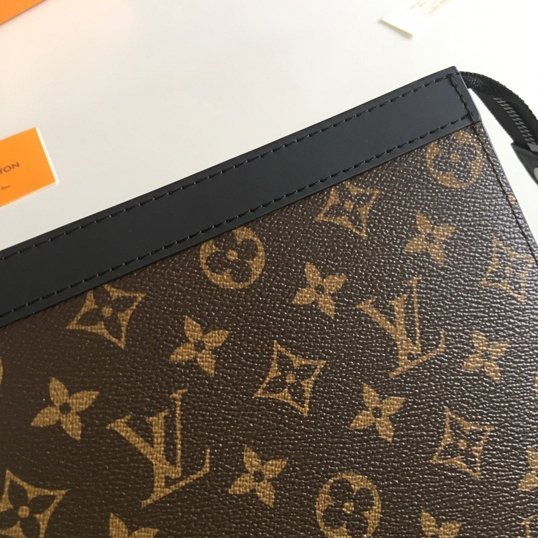 LOUIS VUITTON TOILETRY POUCH