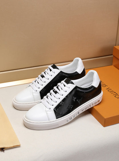 The Bags Vibe - Louis Vuitton White and Gray Sneaker