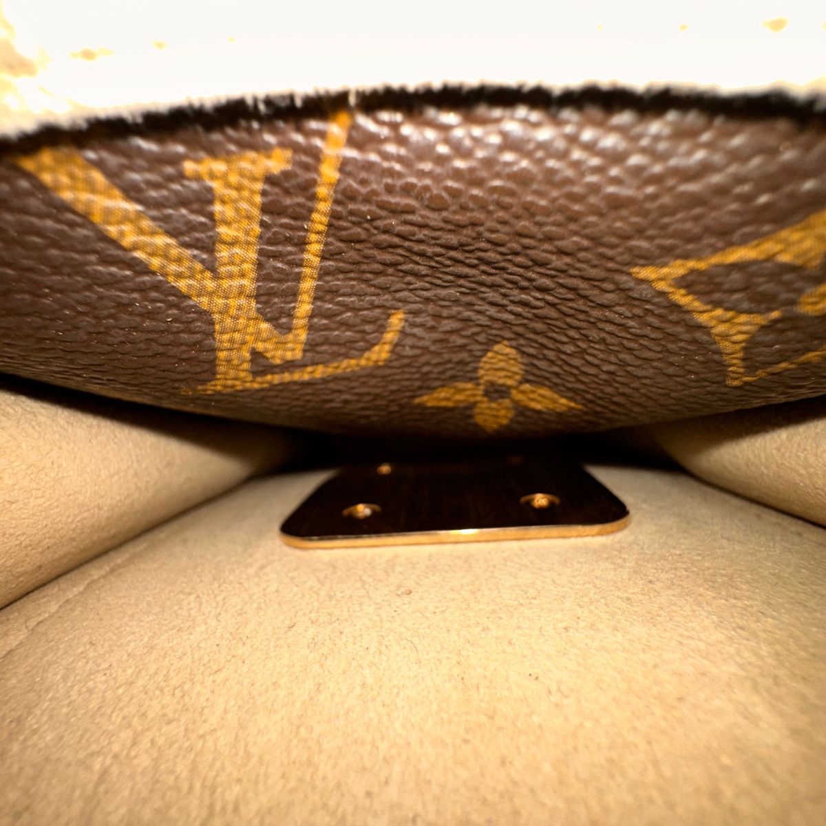 Louis Vuitton Manhattan PM Monogram Canvas