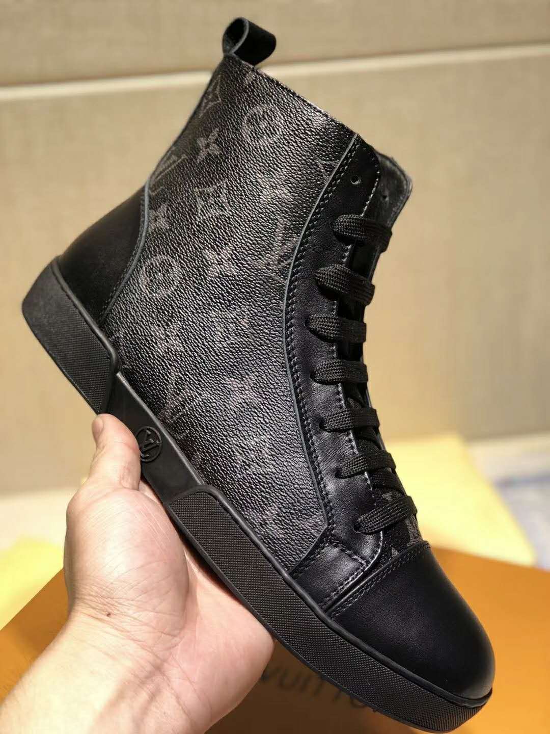 The Bags Vibe - New Arrival Louis Vuitton Sneaker 074