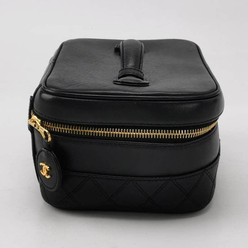 Chanel Vanity Case 1991-1994 Calfksin Leather Black Zip Opening Makeup Bag