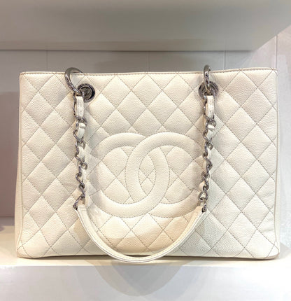 CHANEL CAVIAR QUILTED GRAND SHOPPING TOTE BAG