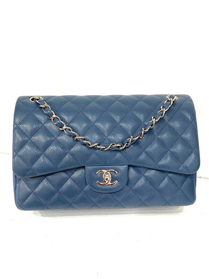 CHANEL CAVIAR QUILTED JUMBO DOUBLE FLAP BAG