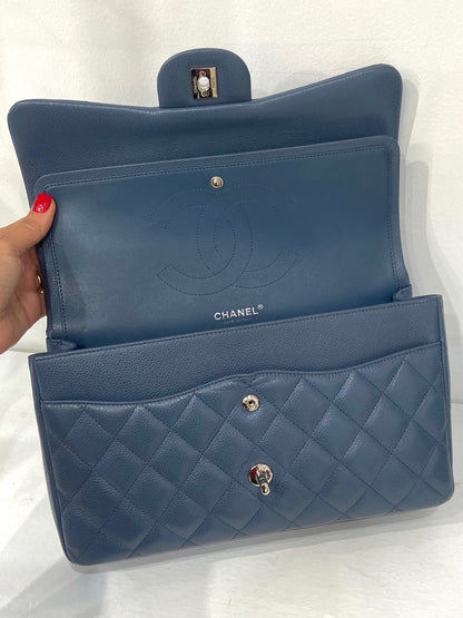 CHANEL CAVIAR QUILTED JUMBO DOUBLE FLAP BAG