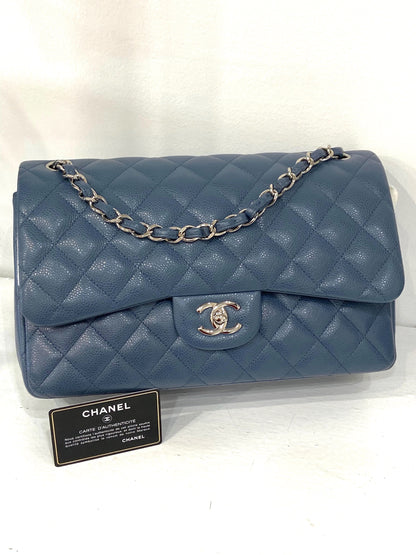 CHANEL CAVIAR QUILTED JUMBO DOUBLE FLAP BAG