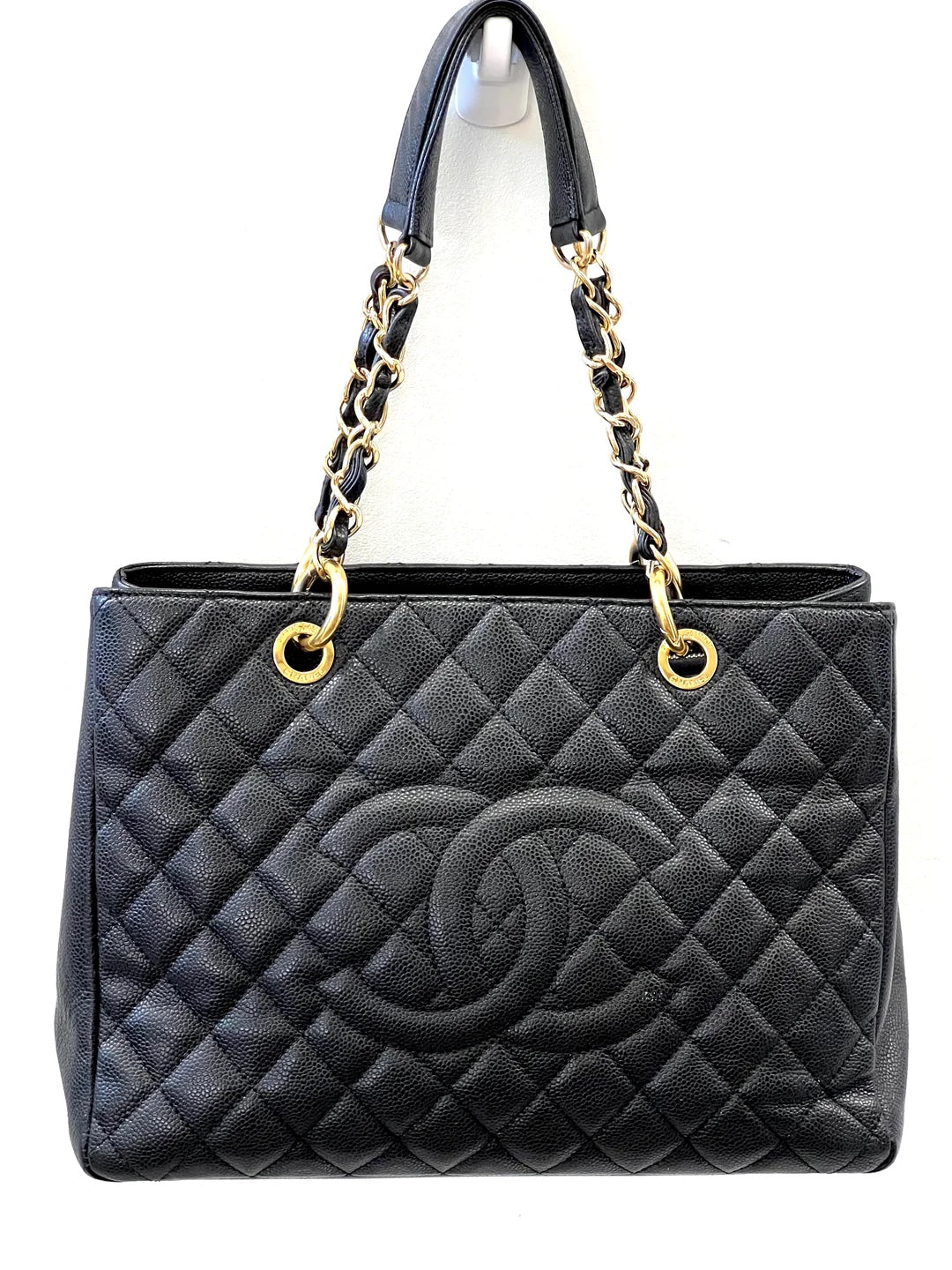 CHANEL CAVIAR QUILTED GRAND SHOPPING TOTE BAG