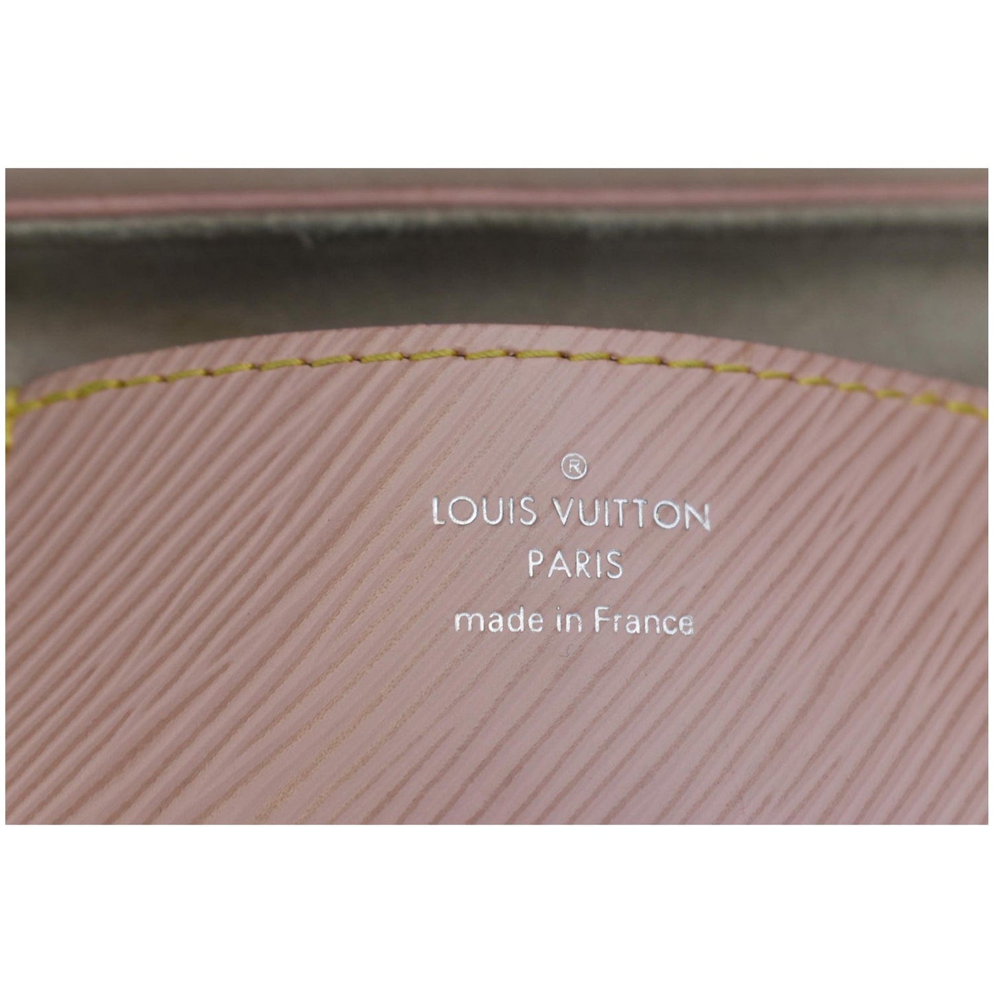 LOUIS VUITTON Twist MM Epi Leather Shoulder Bag Pink