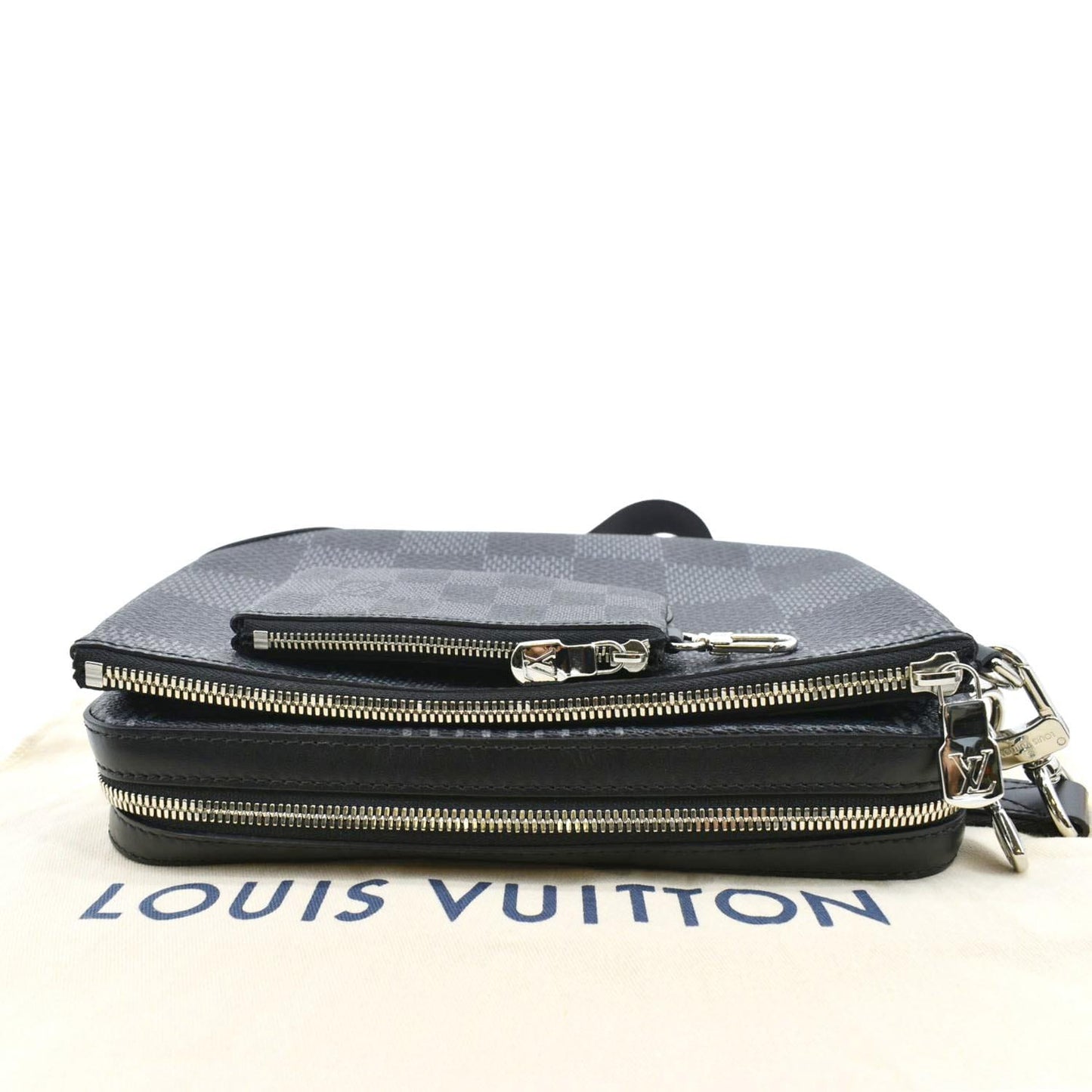 LOUIS VUITTON Trio Damier Graphite Messenger Bag Gray