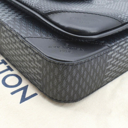 LOUIS VUITTON Trio Damier Graphite Messenger Bag Gray