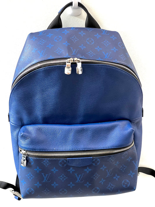 LOUIS VUITTON TAIGA LEATHER DISCOVERY BACKPACK