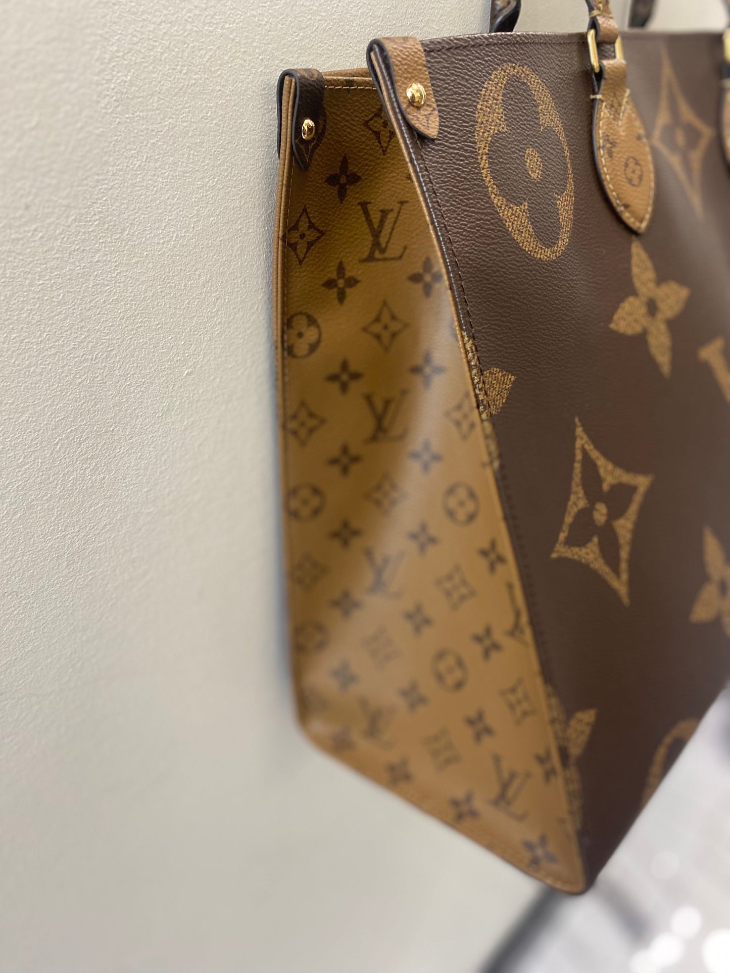 LOUIS VUITTON GIANT REVERSE MONOGRAM ON THE GO TOTE GM