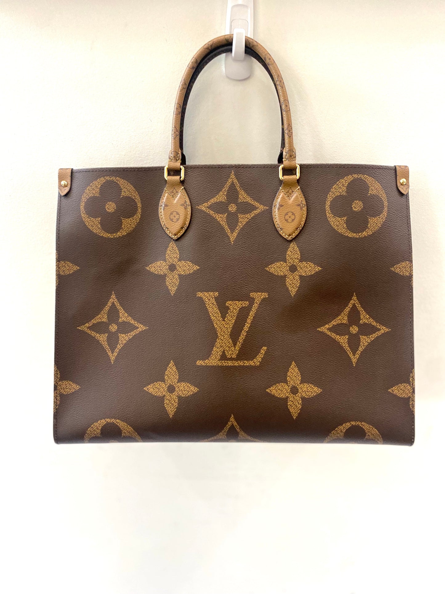 LOUIS VUITTON GIANT REVERSE MONOGRAM ON THE GO TOTE GM