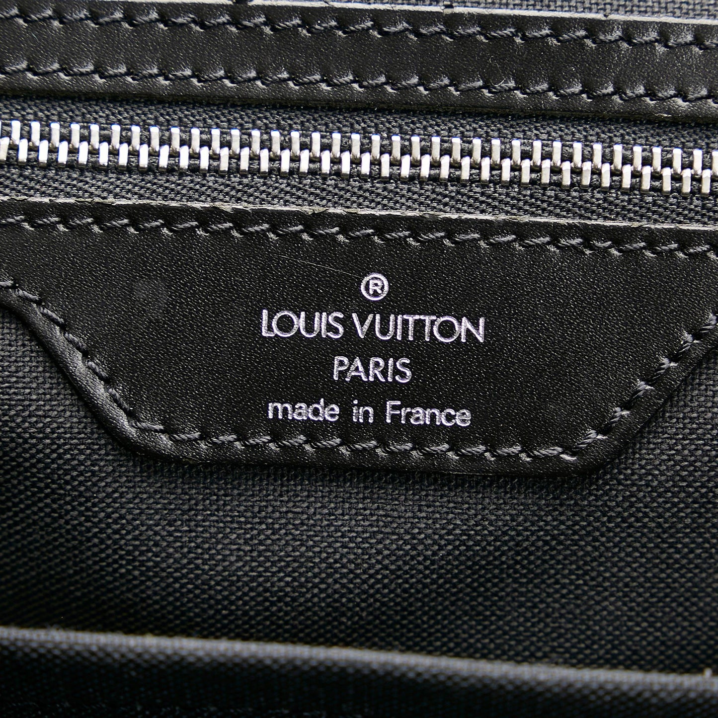 Louis Vuitton Taiga Taimyr (SHG-hpMjkv)