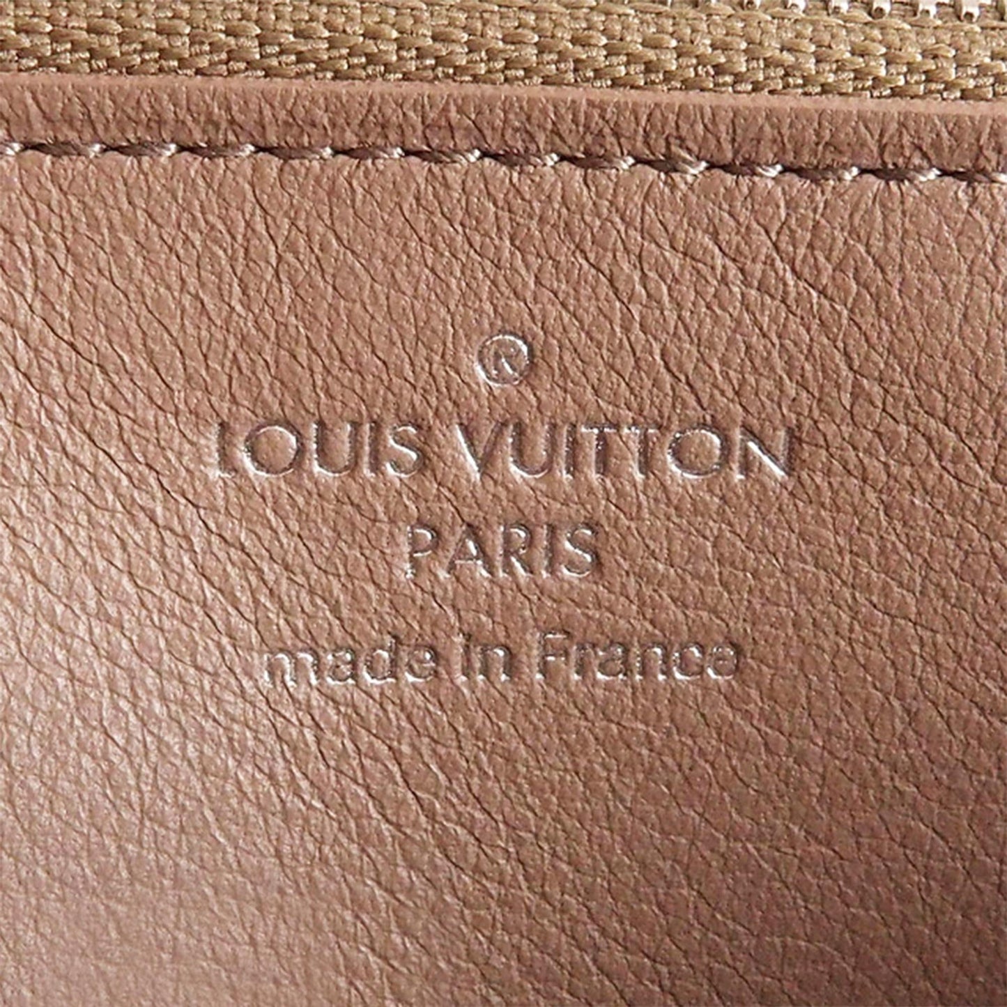 Louis Vuitton Taurillon Capucines Wallet (SHG-HudWIn)