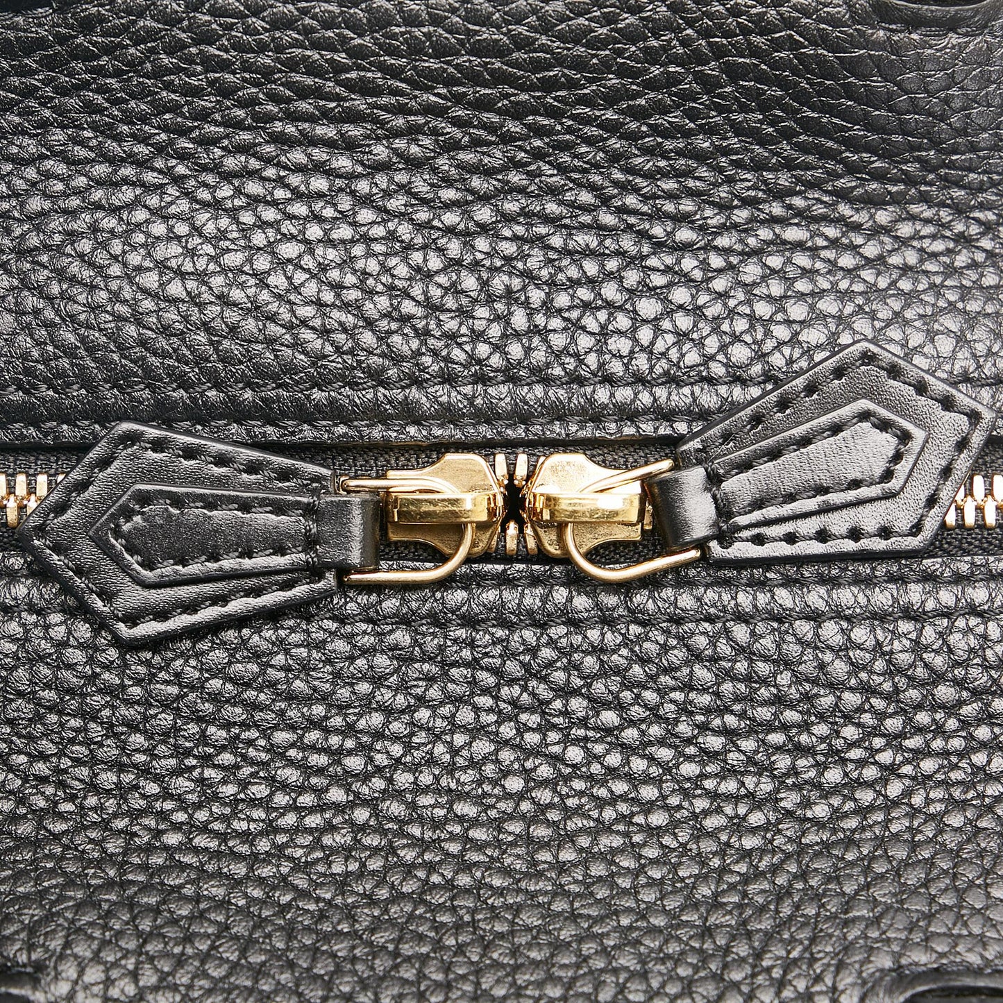 Louis Vuitton Taurillon Square (SHG-36902)