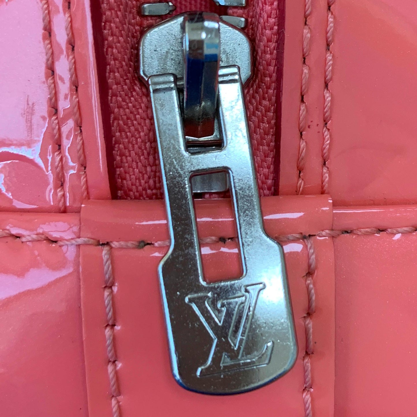 Louis Vuitton Vernis Alma BB (SHG-URQbm0)