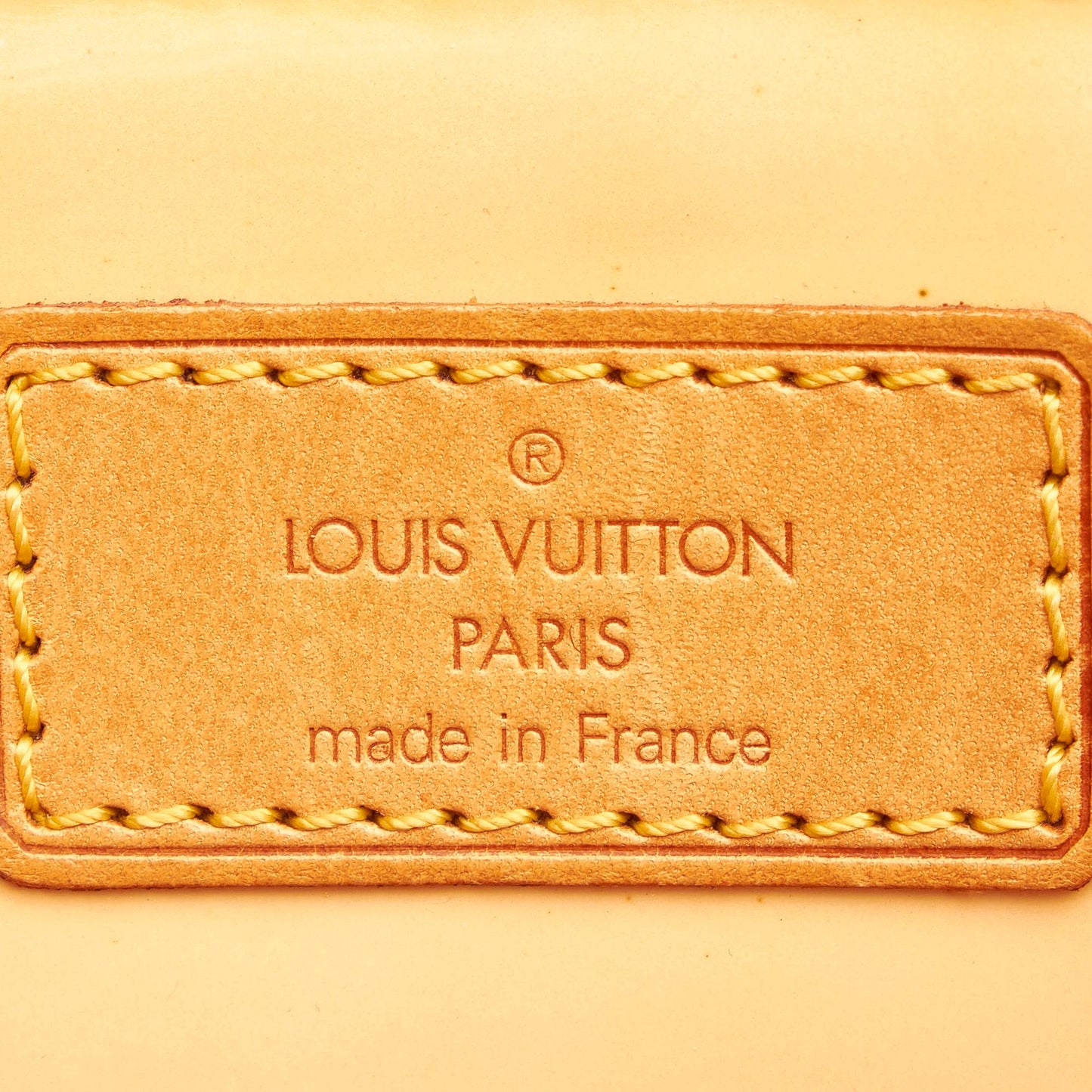 Louis Vuitton Vernis Reade MM (SHG-32675)