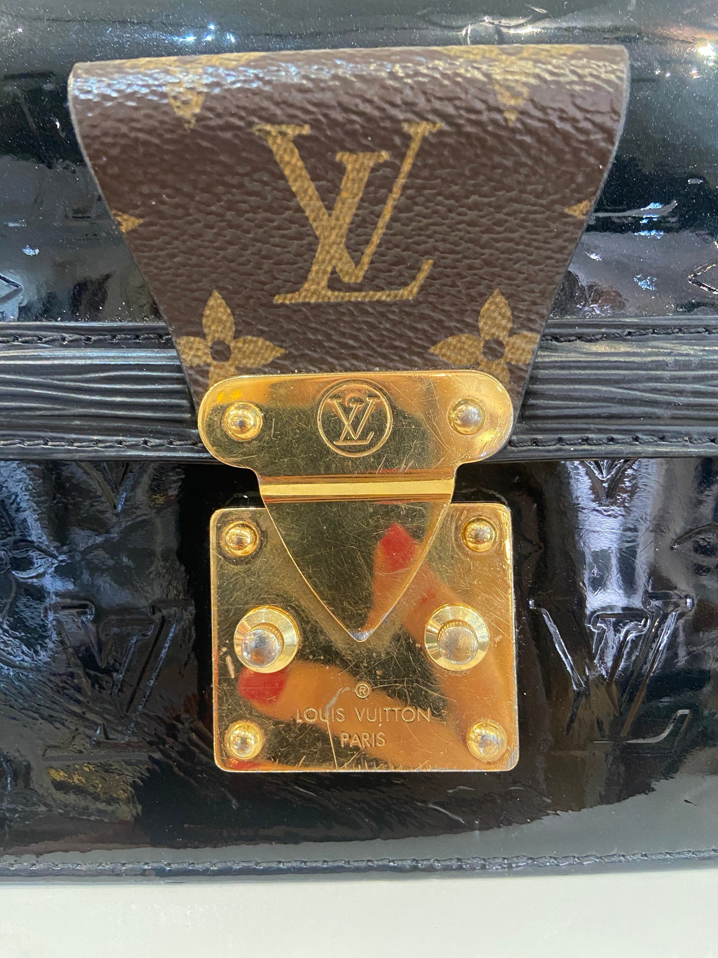 Louis Vuitton Wynwood Monogram Vernis Bag