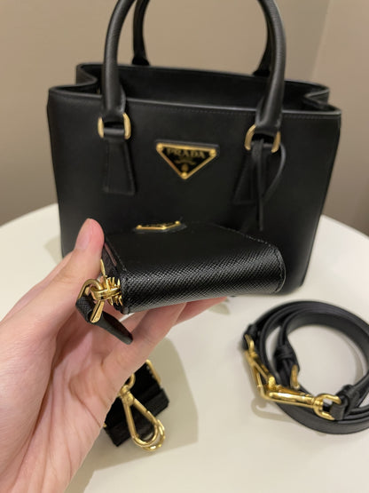 Prada Re-Edition Galleria Tote Black Saffiano Leather