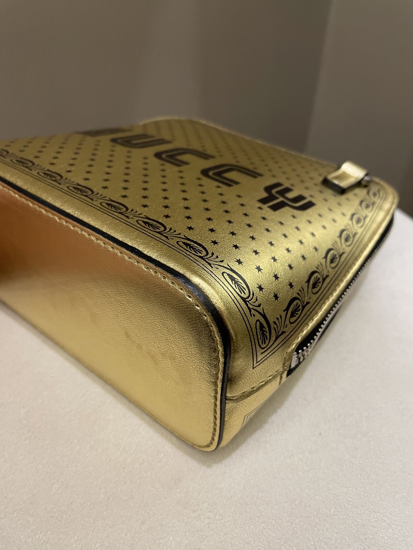 Gucci Guccy Sling Bag Gold