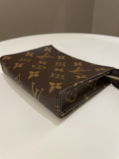 Louis Vuitton Toiletry Pouch On Chain Classic Monogram