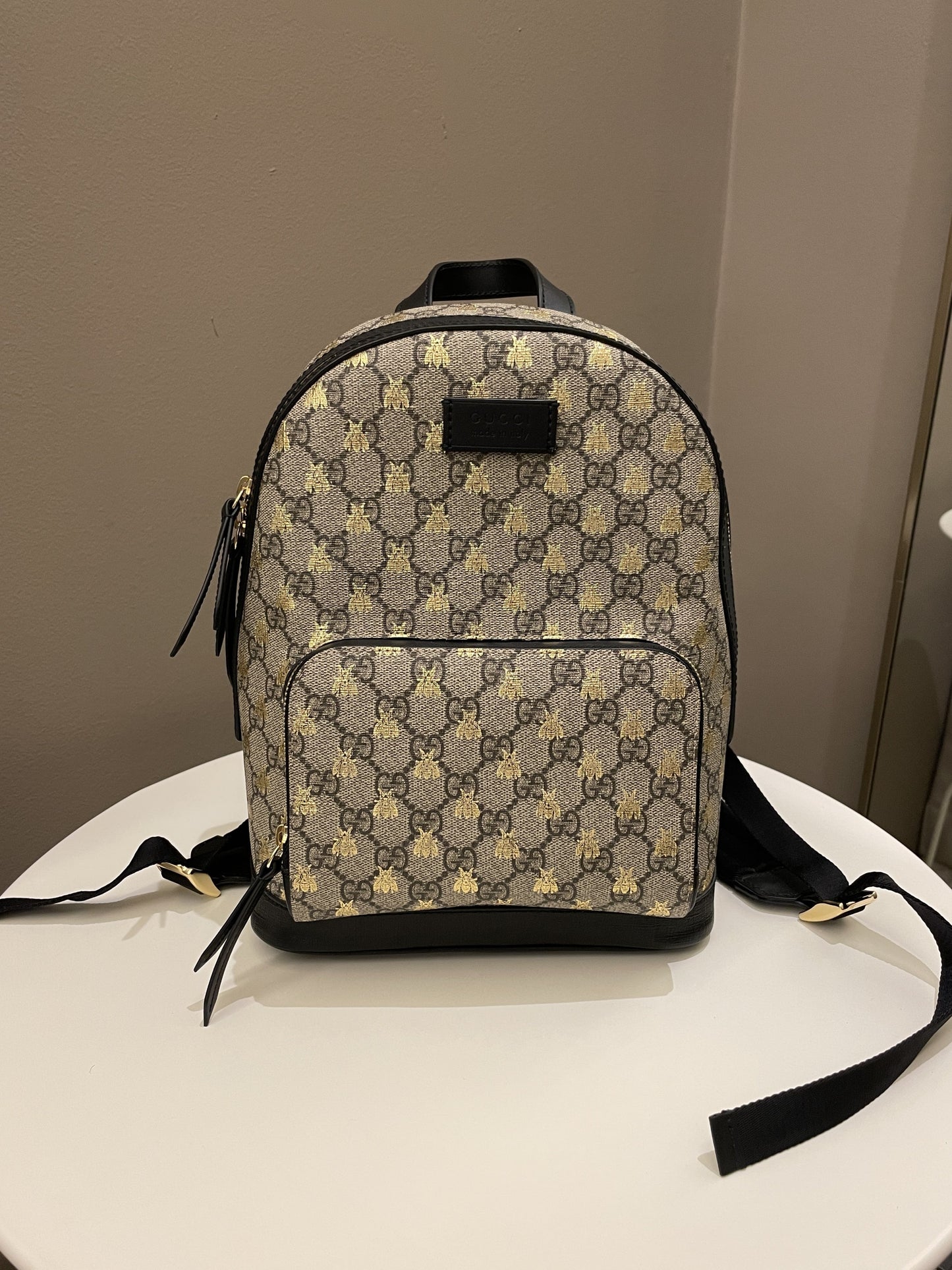 Gucci Bee GG Supreme Backpack Black / Gold