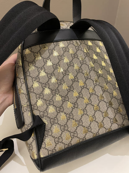 Gucci Bee GG Supreme Backpack Black / Gold