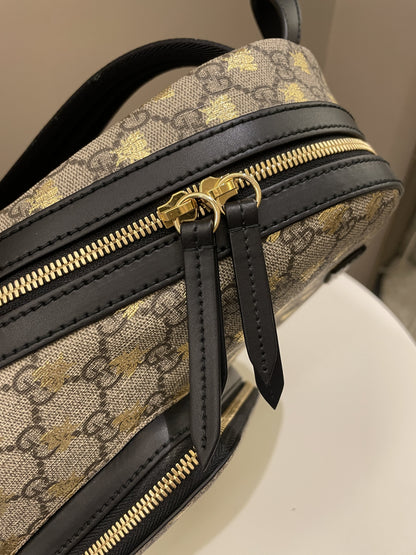 Gucci Bee GG Supreme Backpack Black / Gold