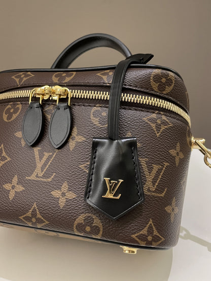 Louis Vuitton Vanity PM Monogram / Reverse